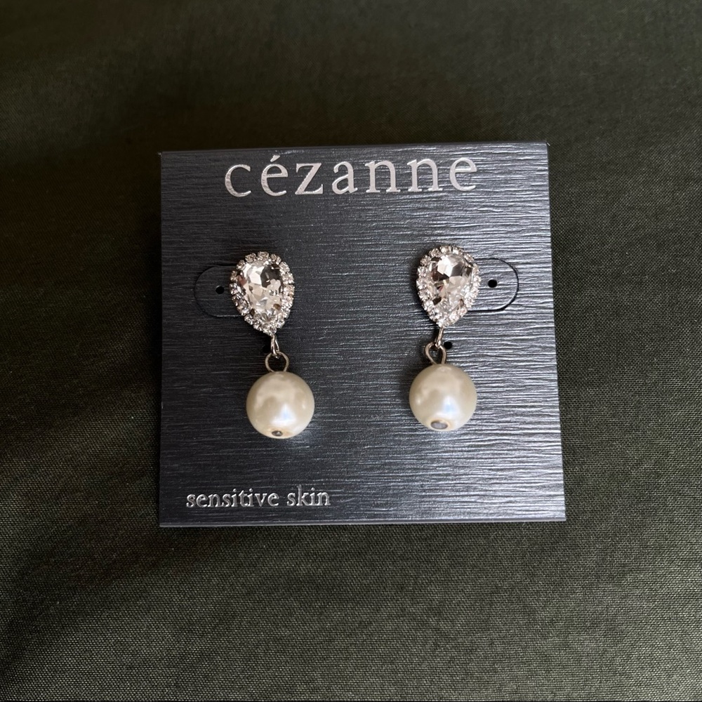 Pearl drop earings